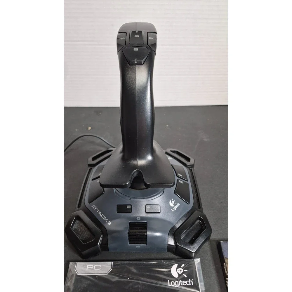 Logitech Attack 3 Joystick Programmable Weighted Base + 04 FLIGHT SIMULATOR CD'S